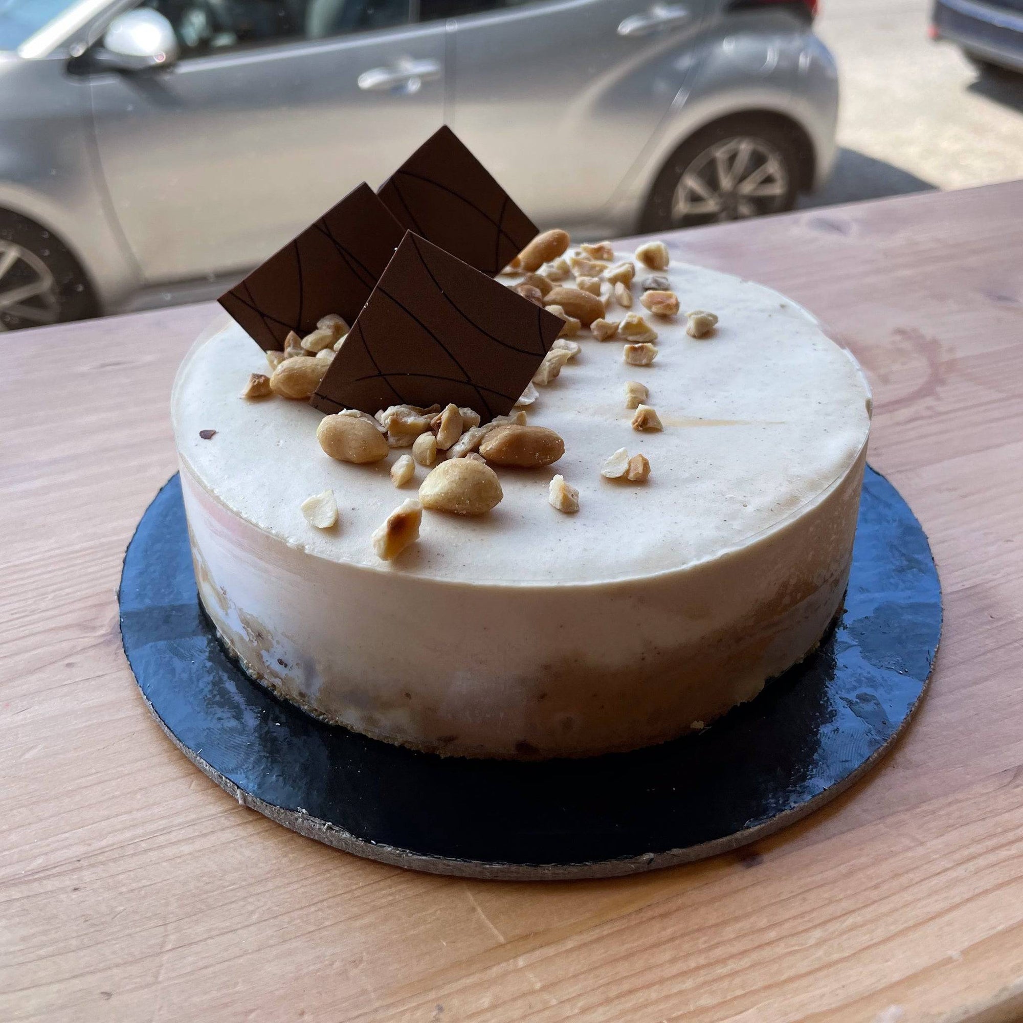 Torta Gelato personalizzata di Gonetti Gelato & Torte senza glutine e lattosio, decorata con gusti vari di gelato.